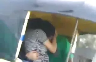 پستان بزرگ, سبزه, اشتیاق یک فیلم پورن با حجم کم مرد پنجه