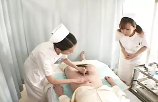 آسیایی, کلیپ سکسی کم حجم برای موبایل زن خودش را شستشو در حمام