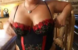 شخص سکس پورن کم حجم fucks در یک دختر نوجوان