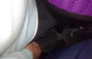 یک دختر دانلود کلیپ سکسی کم حجم برای گوشی نوجوان در یک کلاه بره تسلیم به یک مرد بزرگ